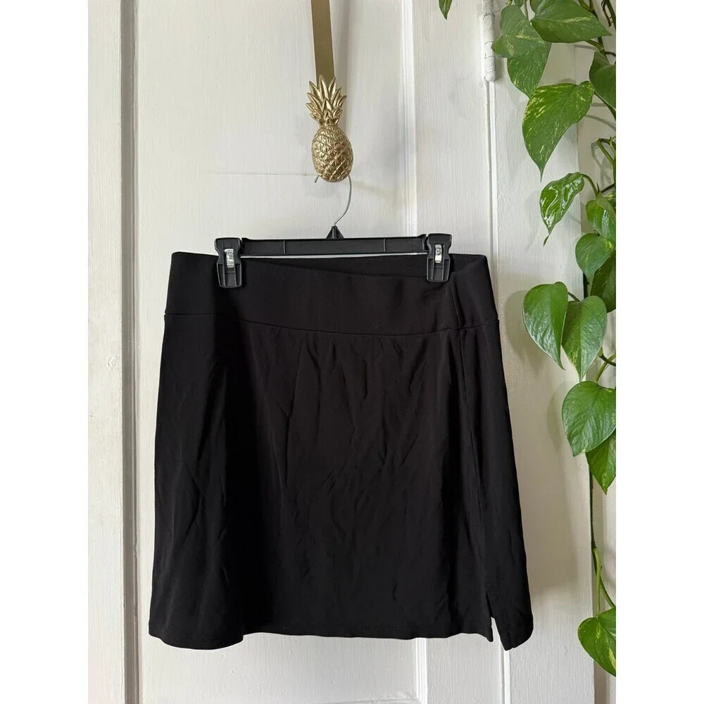 Women’s size large black skirt